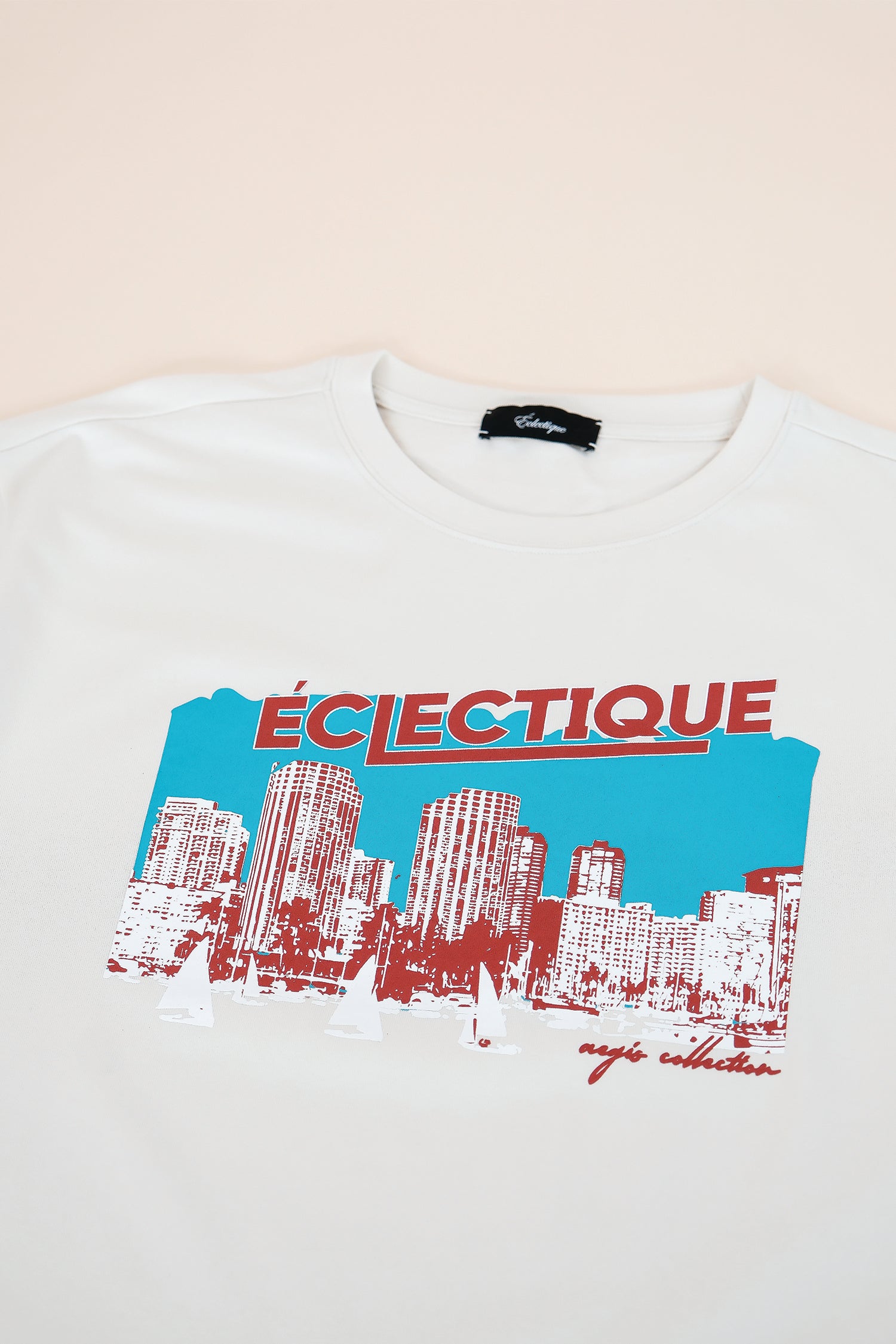 Éclectique San Diego Skyline Graphic T-shirt