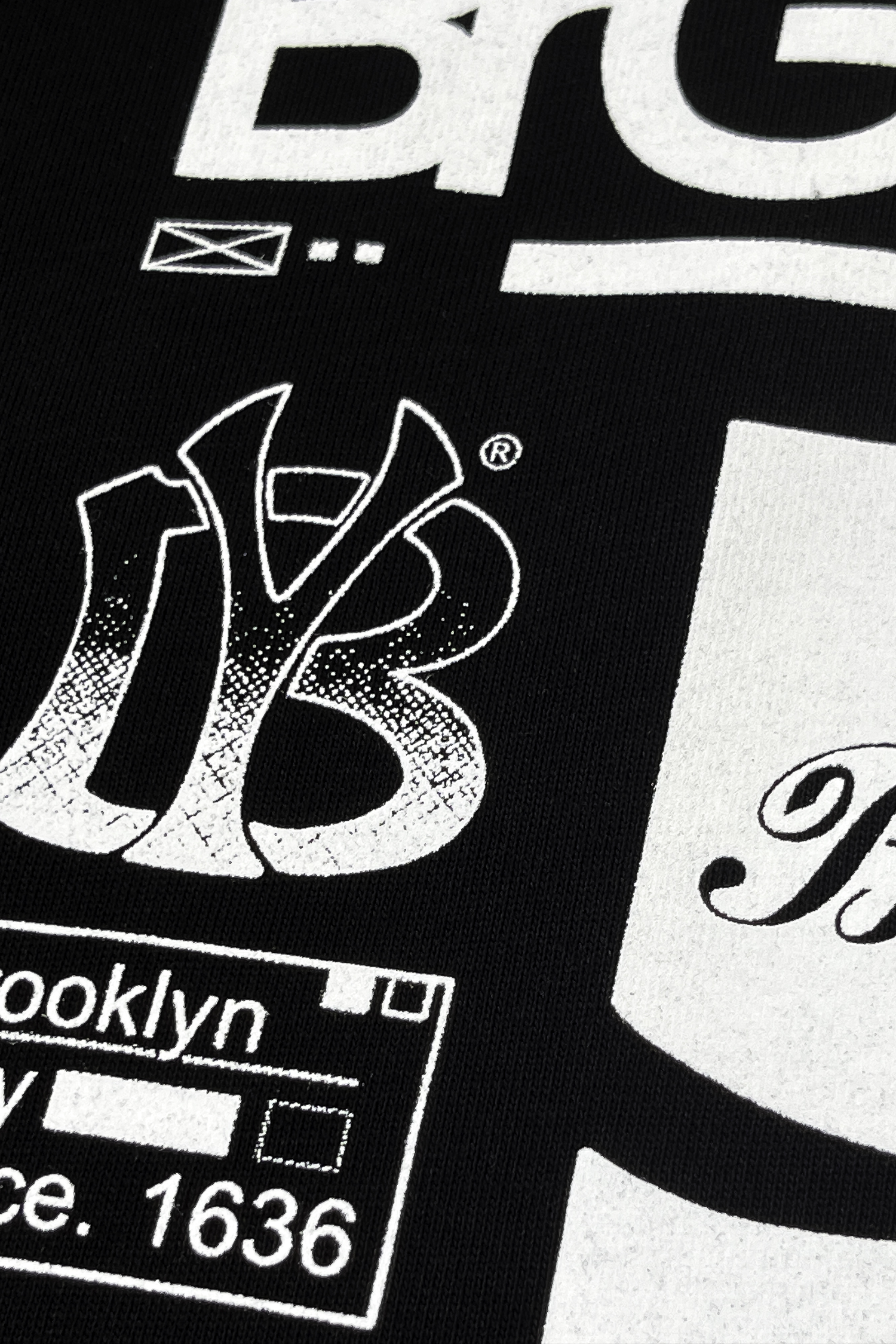 Éclectique Brooklyn Logos Graphic T-shirt