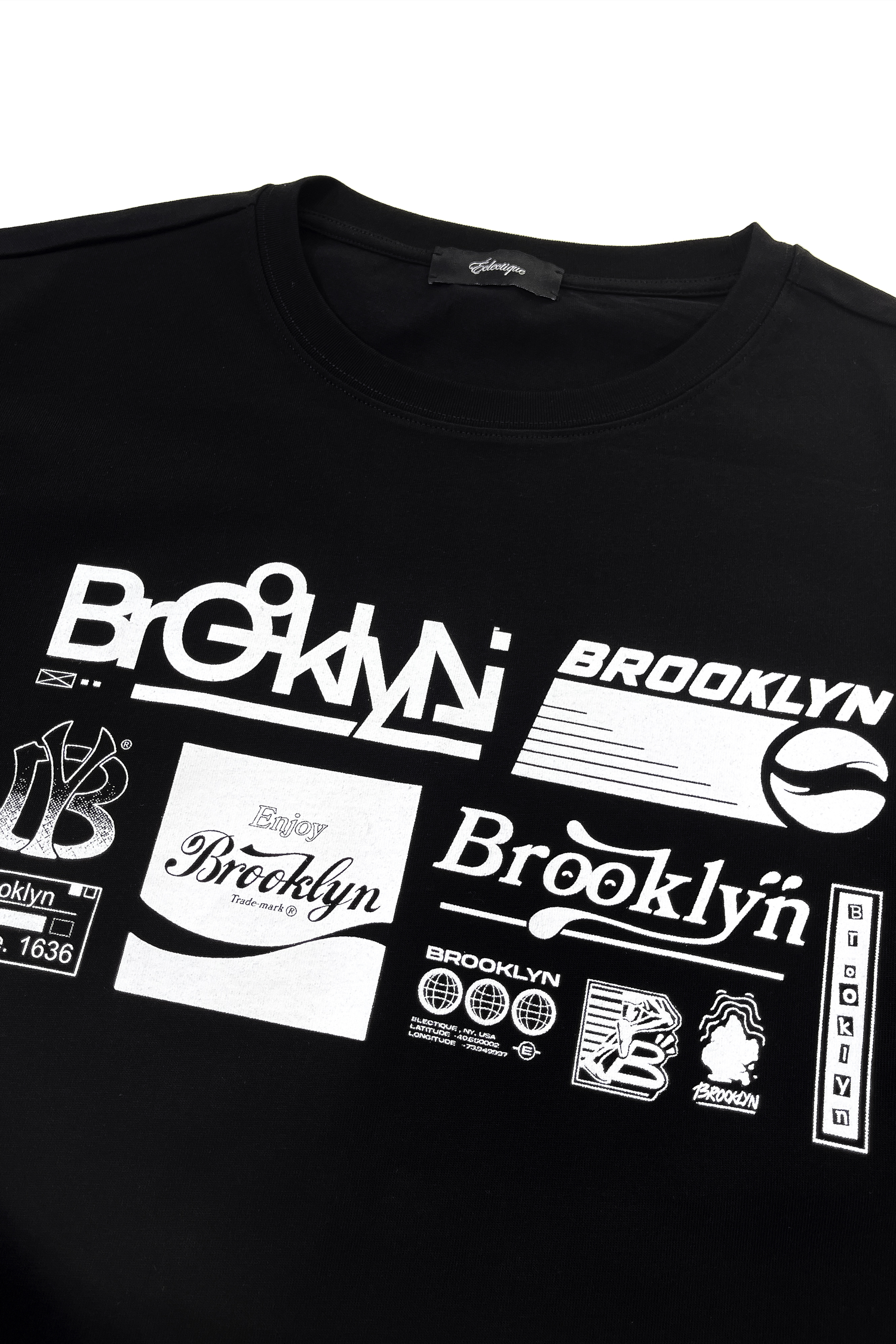 Éclectique Brooklyn Logos Graphic T-shirt